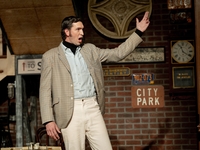 Nicholas Braun plays Andy Kaufman in <em>Saturday Night</em>.